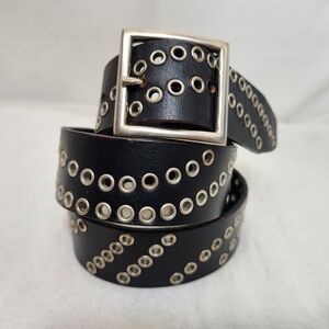 Curfew Womens Medium Black Leather Studded Holes Belt